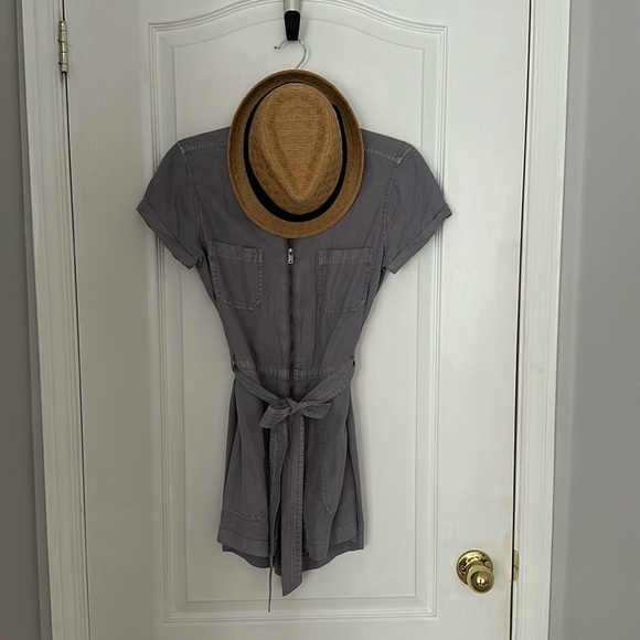 ABERCROMBIE & FITCH ROMPER - Picture 1 of 3